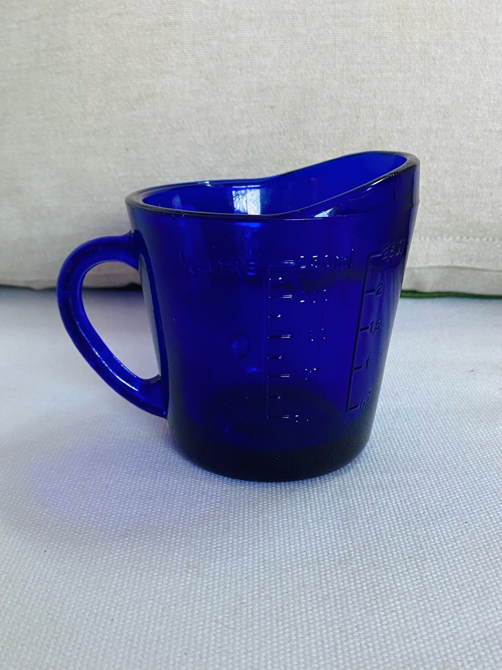 VTG 1 Cup Measuring Cup Cereal Scoop Cobalt Blue Glass